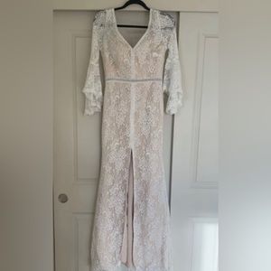 Boho Lace Wedding Dress Size 8 Bell Sleeves Bohemian